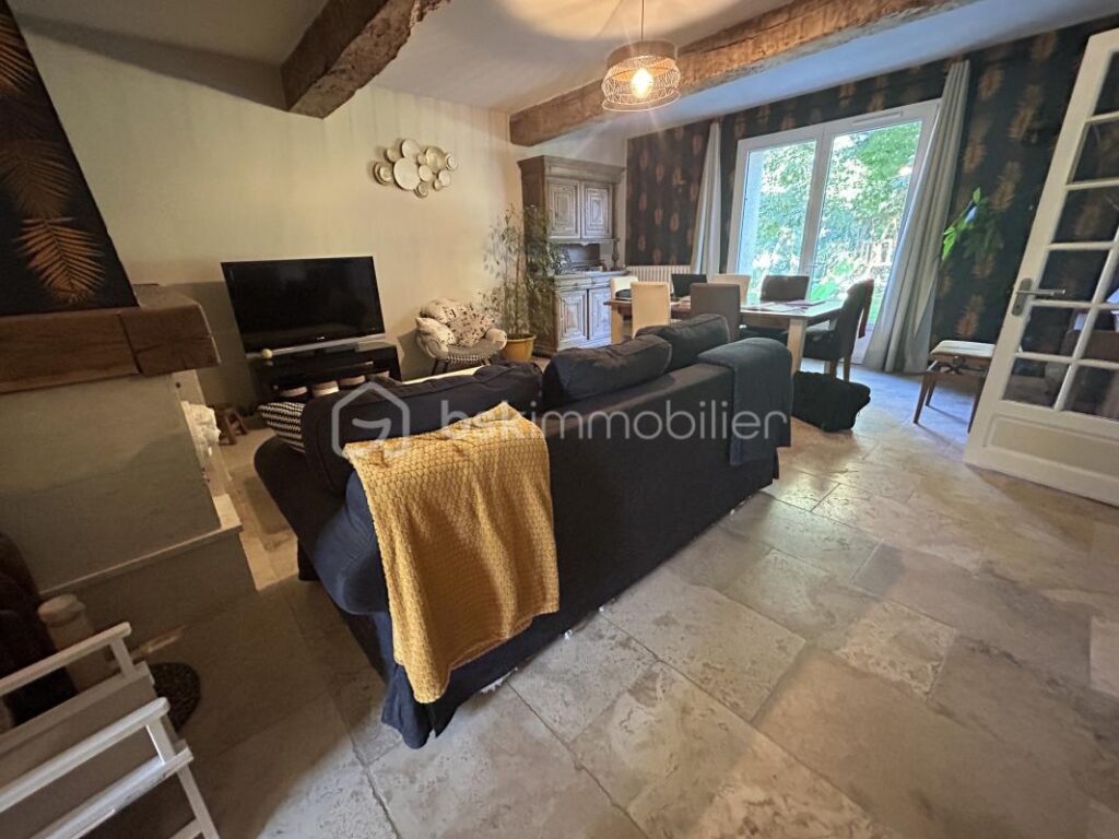 Belle Maison en Pierres – Grand Terrain Arboré – 5 pièces – 4 chambres – 145 m²