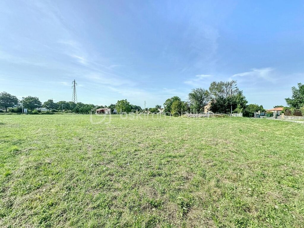 Terrain Constructible de 450 m² à Vendre à Pamiers – NR pièces – NR chambres – 450 m²