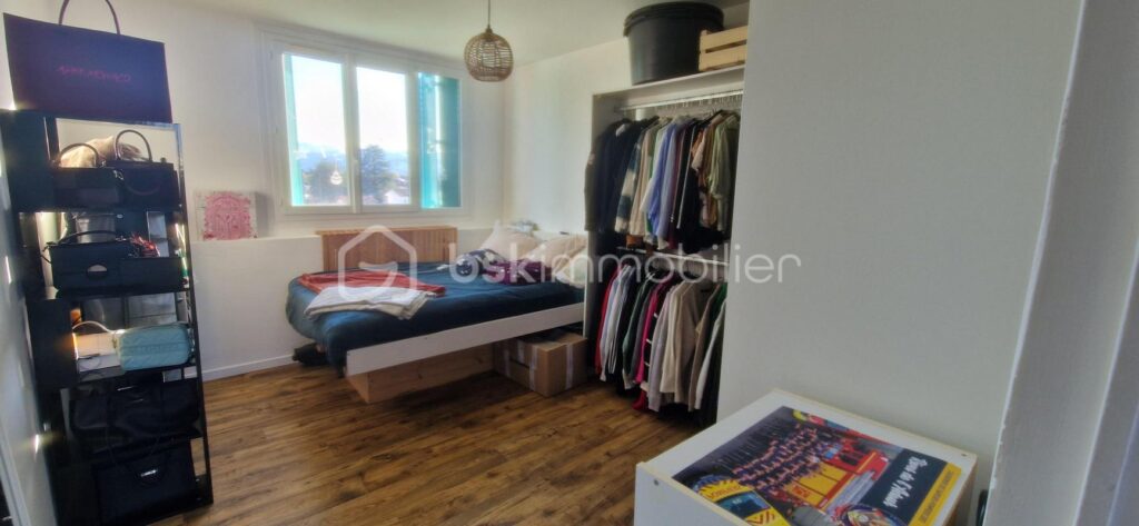 À vendre – T3/F4 meublé,rénové, traversant, plein sud – Vue Pyrénées – 4 pièces – 2 chambres – 72 m²