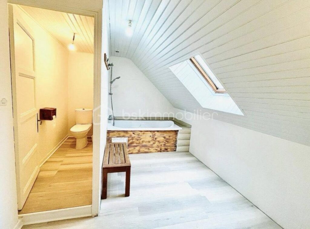 ✨ Un havre de tranquillité à la campagne, à proximité des grandes villes ! ✨ – 6 pièces – 4 chambres – 114 m²