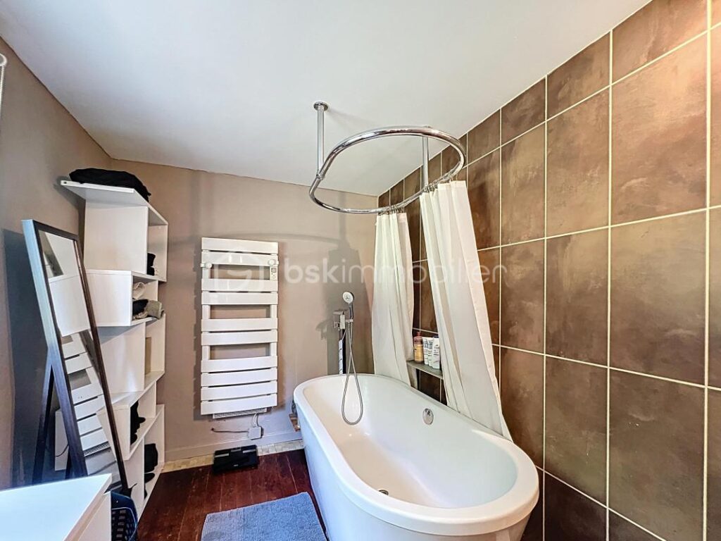 Maison 5 Pièces 180 m2 à PALEY – 5 pièces – 4 chambres – 180 m²