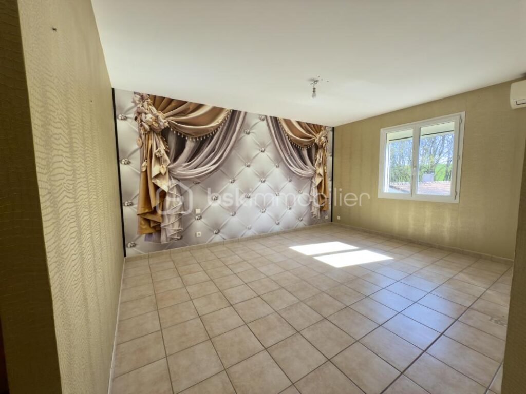 Magnifique Villa de 218 m² avec Vue Dégagée et Environnement Calme – 6 pièces – 4 chambres – 218 m²