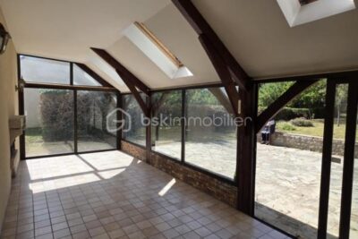 Maison de 152m2 avec terrain agréable – 6 pièces – 4 chambres – 152 m²