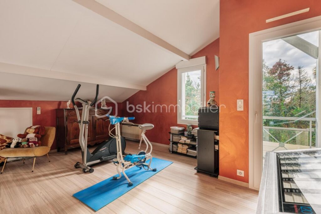 EXCLUSIVITE A SAISIR – 6 pièces – 3 chambres – 164 m²