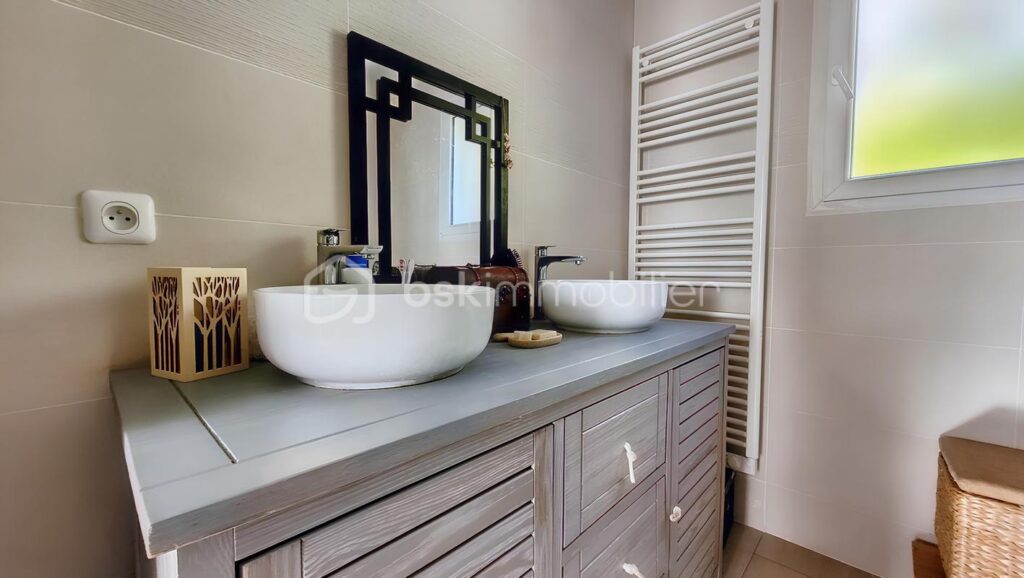 MAISON CONTEMPORAINE DE 160 M² DE SURFACE UTILE – VAUX-SUR-SEINE – 6 pièces – 4 chambres – 132 m²