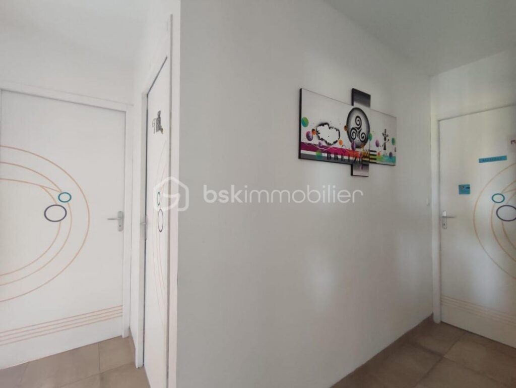 Maison contemporaine paisible à Tauriac – Un havre de tranquillité champêtre – 6 pièces – 5 chambres – 130 m²