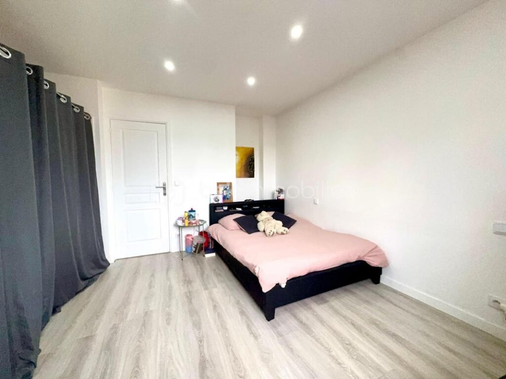 INVESTISSEMENT LOCATIF – 7 pièces – NR chambres – 160 m²