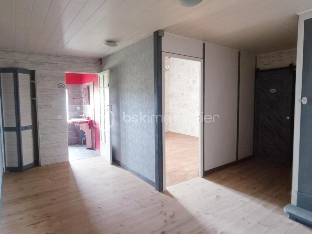 Un fragment d’histoire rien qu’à vous – Ancienne Tour de Guet avec jardin ! – 4 pièces – 2 chambres – 150 m²