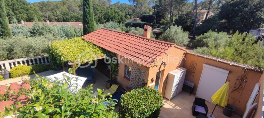 Magnifique Maison 160 m2 piscine – 5 pièces – 3 chambres – 160 m²