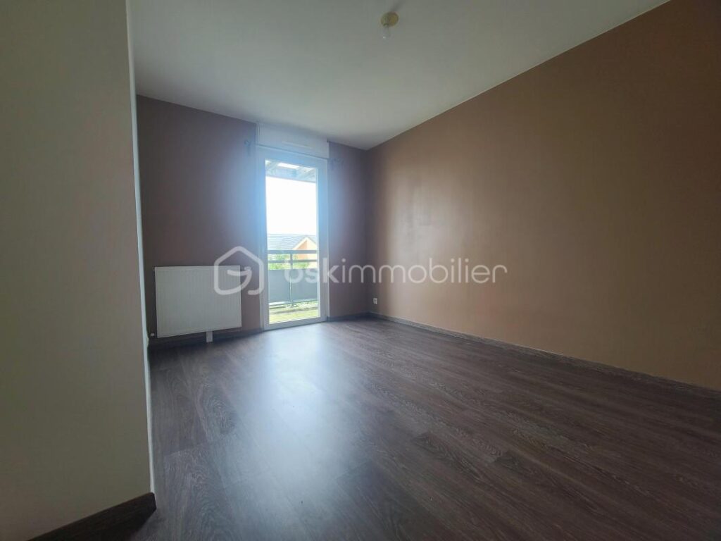 Appartement T3 de 59 m² avec balcon, parking et ascenseur au 4ème étage sur 5 – Résidence récente (2012) – 3 pièces – 2 chambres – 59 m²