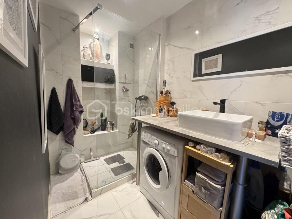 🌟 Échirolles Gabriel Didier – T3 70 m² rénové, parking privatif – 3 pièces – 2 chambres – 70 m²