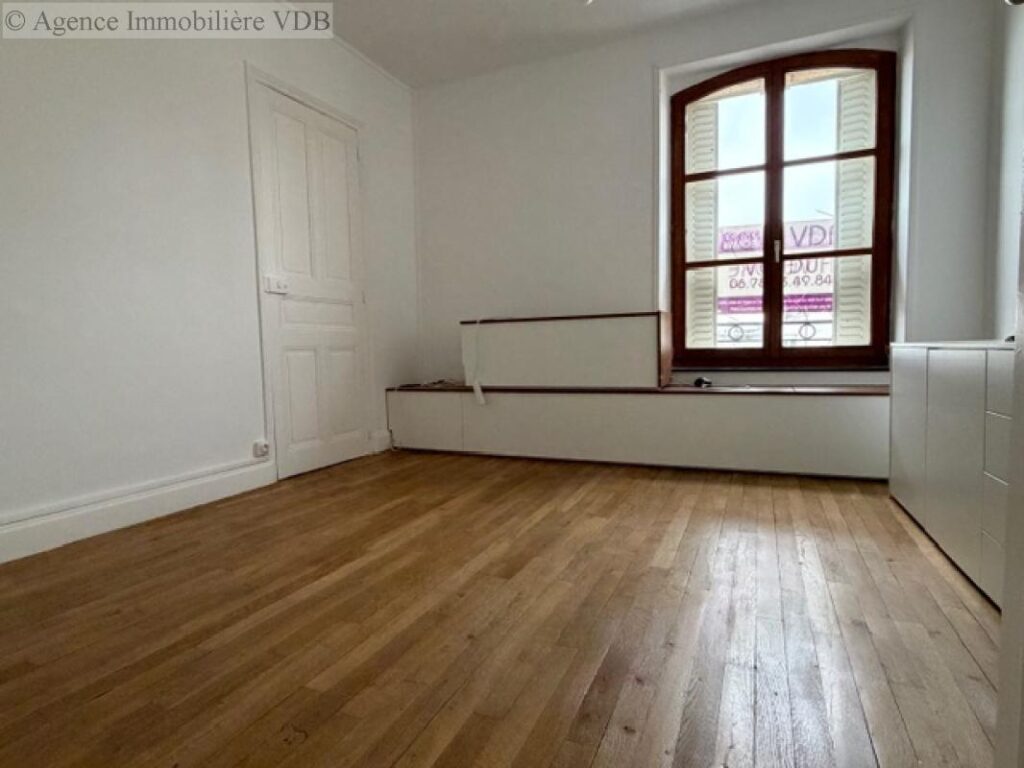 A vendre à Nancy F3 style Haussmannien – 3 pièces – 2 chambres – 74 m²