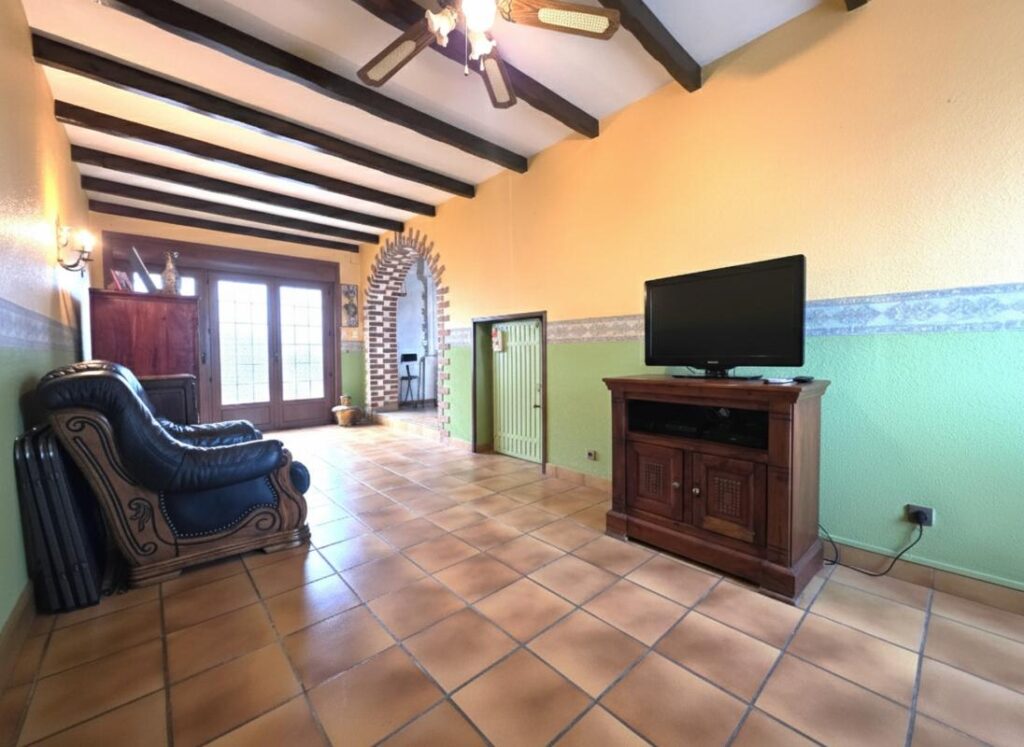 Maison semi-individuelle 103m² avec véranda, garage et jardin clos – 6 pièces – 3 chambres – 103 m²