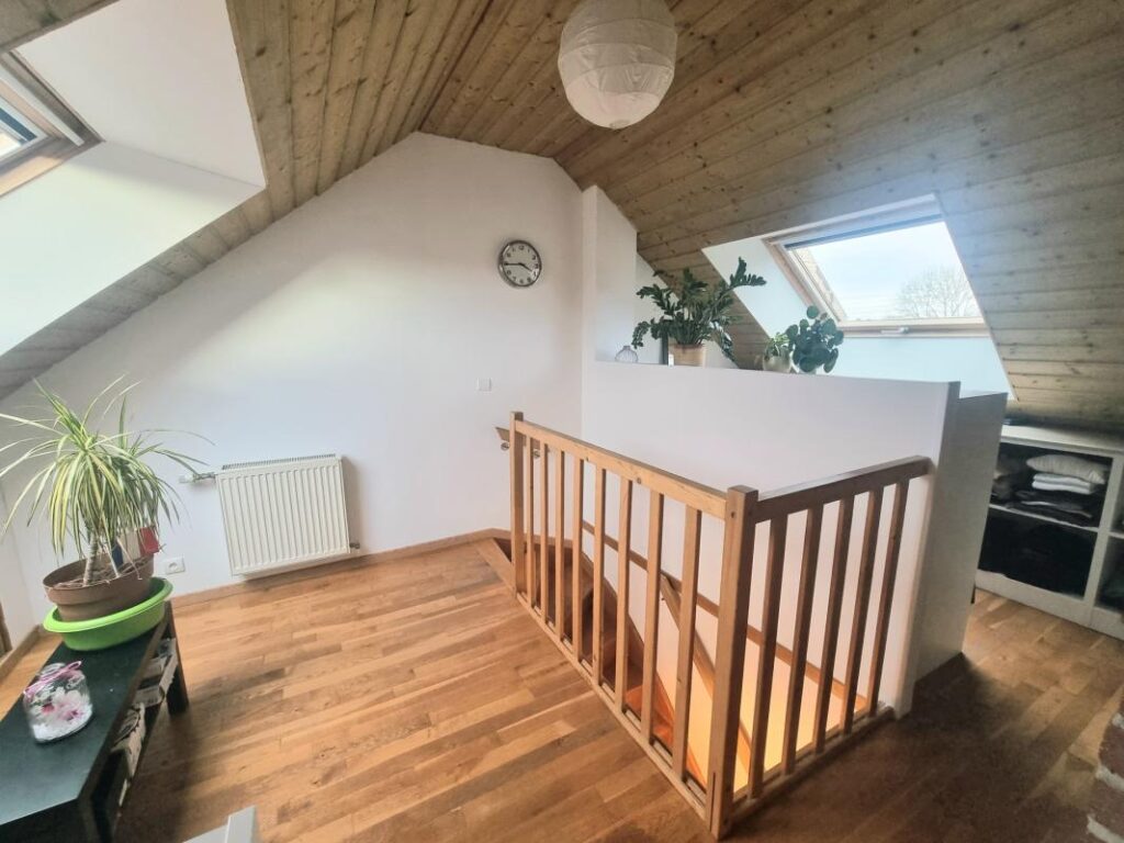 Semi plain-pied individuel, 5 chambres avec T2 indépendant – 7 pièces – 5 chambres – 125 m²