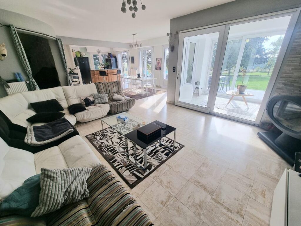 Demeure d’ exception, 4 chambres, sous-sol, terrasse, jardin – 7 pièces – 4 chambres – 187 m²