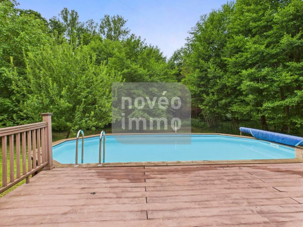 Maison au bout d’un chemin forestier entourée de forêt – 6 pièces – 5 chambres – 129 m²