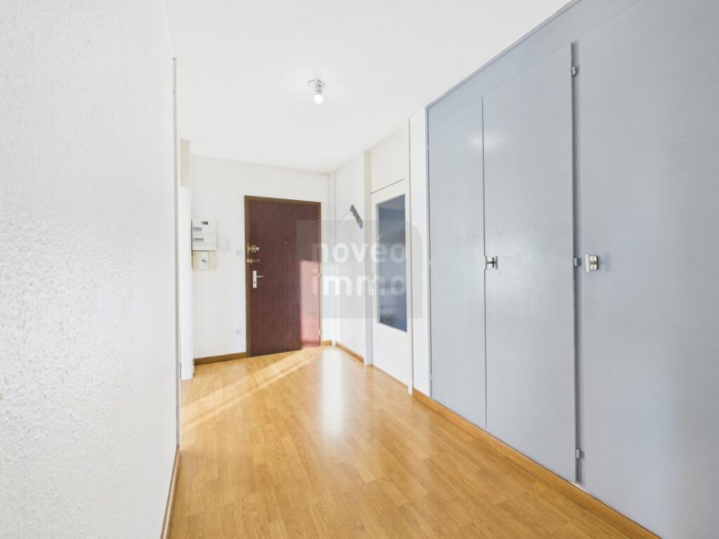 Grand 3/4 pièces, vue panoramique, proche tram – 3 pièces – 2 chambres – 94 m²