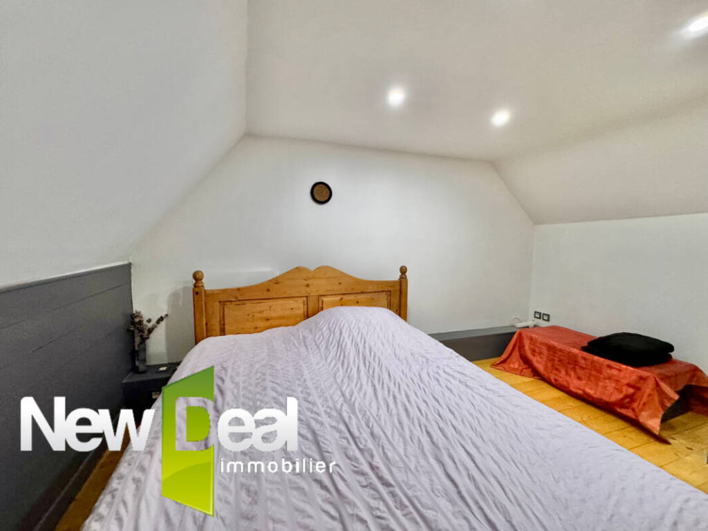 MAISON INDIVIDUELLE 146m2 / DOUBLE GARAGE ET CARPORT – 5 pièces – 3 chambres – 146 m²