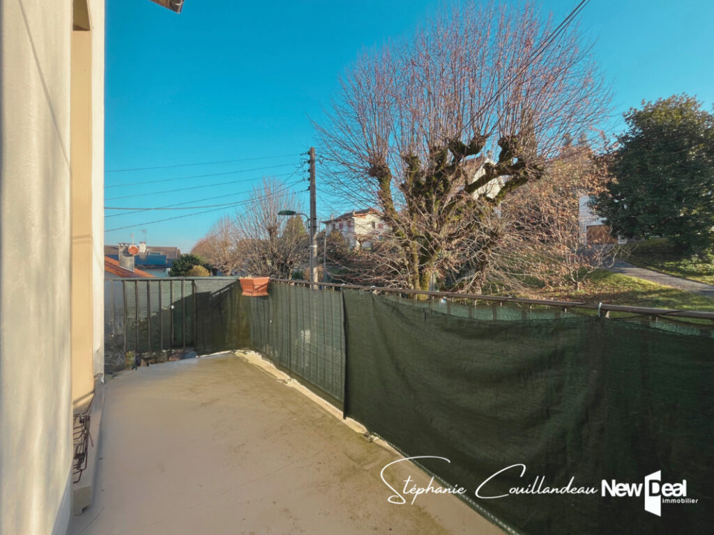 Appartement duplex sur le hauteurs d’Aix les Bains avec belle vue dégagée – 5 pièces – 3 chambres – 93 m²