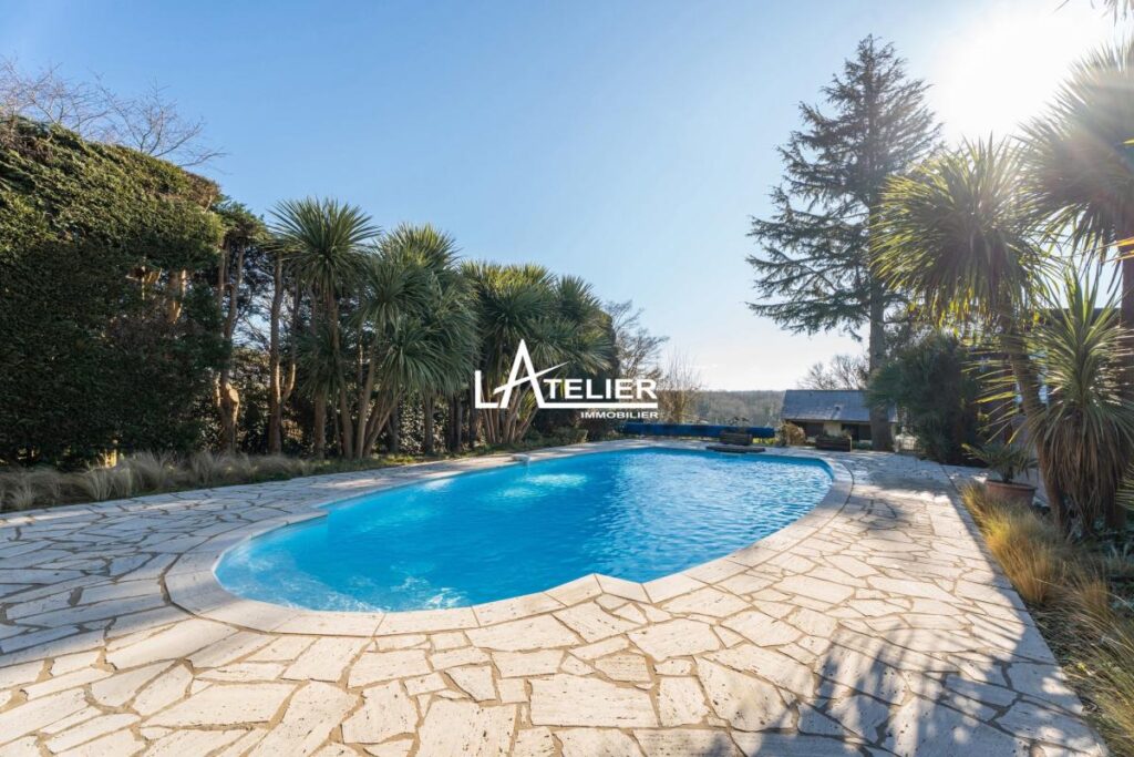 Propriété unique, prairies, carrière et box chevaux – 6 pièces – 5 chambres – 173 m²