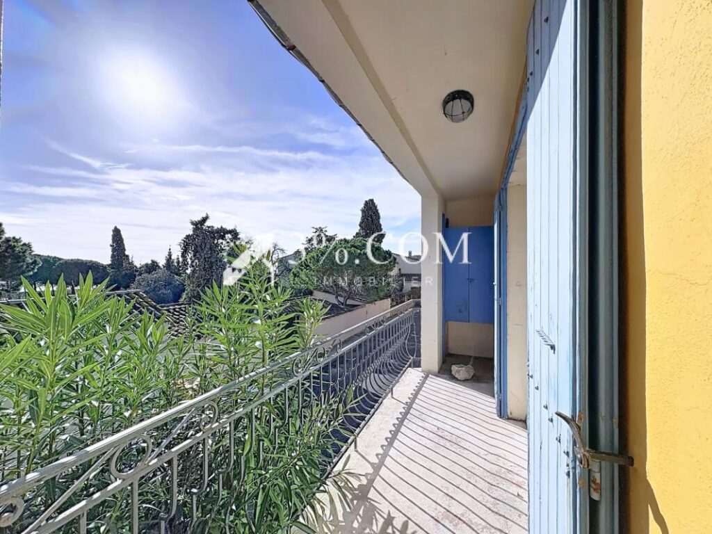 Charmante maison atypique de caractère avec terrasses, studi – 8 pièces – 4 chambres – 183 m²