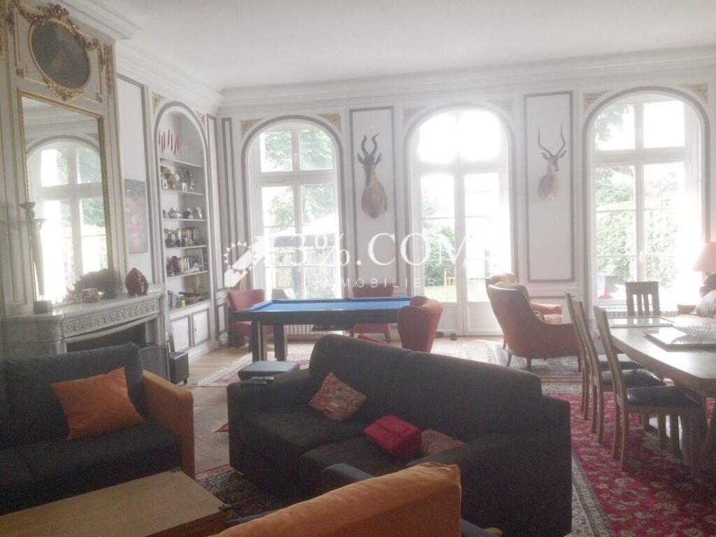 Ensemble Immobilier de Prestige ( Maison +Pavillon +Appartem – 10 pièces – 6 chambres – 369 m²