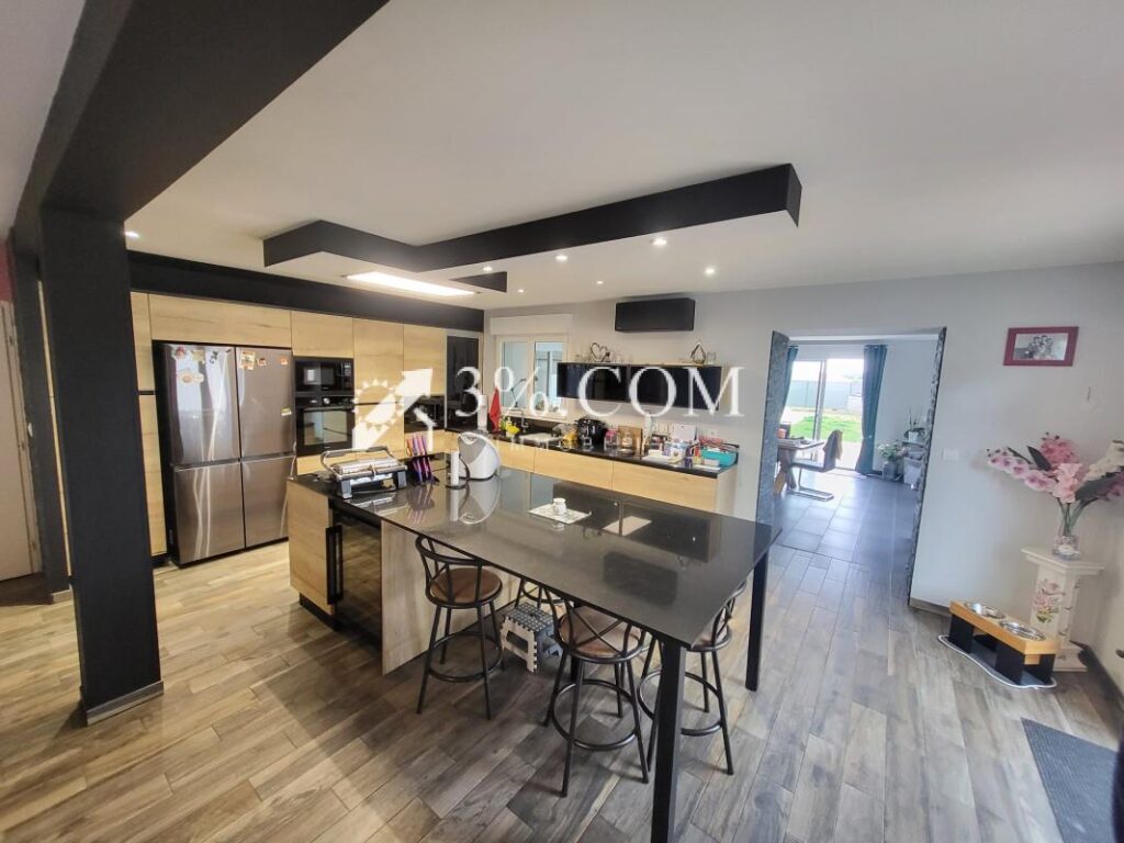 Très belle maison individuelle – 10 pièces – 230 m2 – A VOIR – 10 pièces – 4 chambres – 230 m²