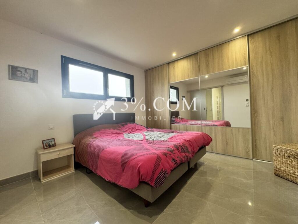 3%COM Magnifique villa de 160m2 avec piscine (2021) – 5 pièces – 3 chambres – 160 m²