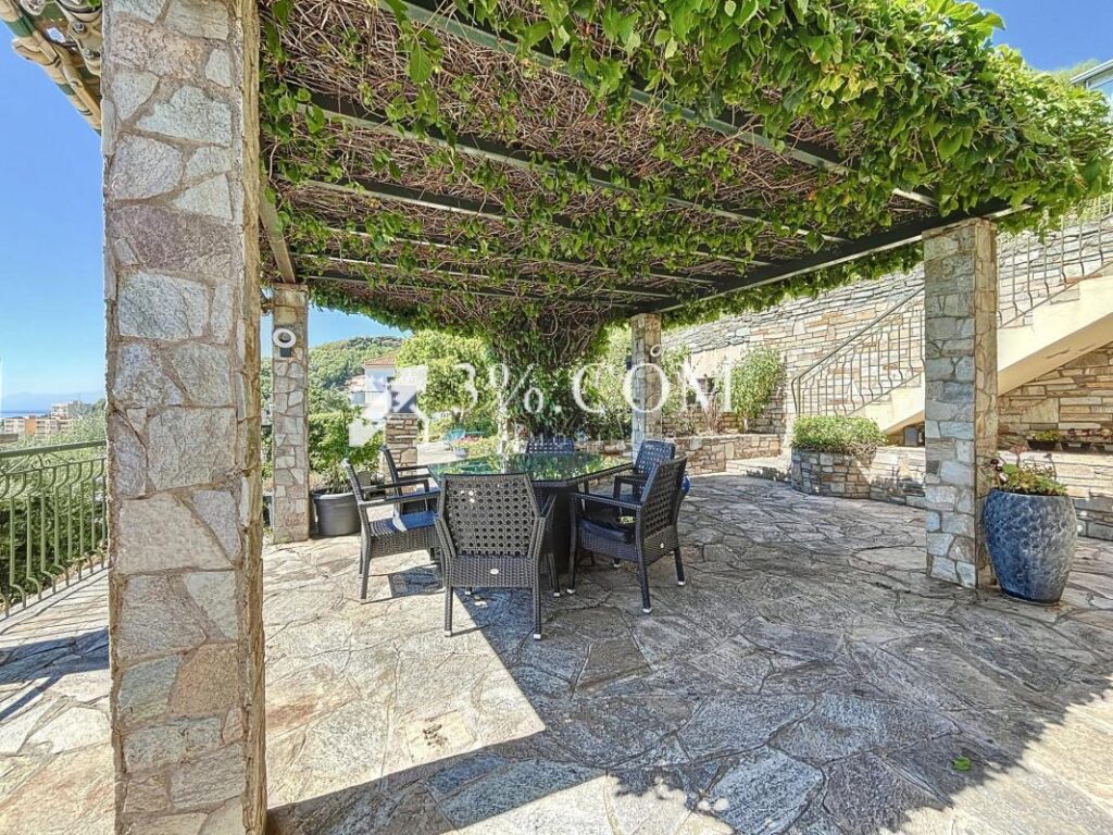 Maison 165 m2 habitables vue exceptionnelle sur mer – 7 pièces – 5 chambres – 165 m²