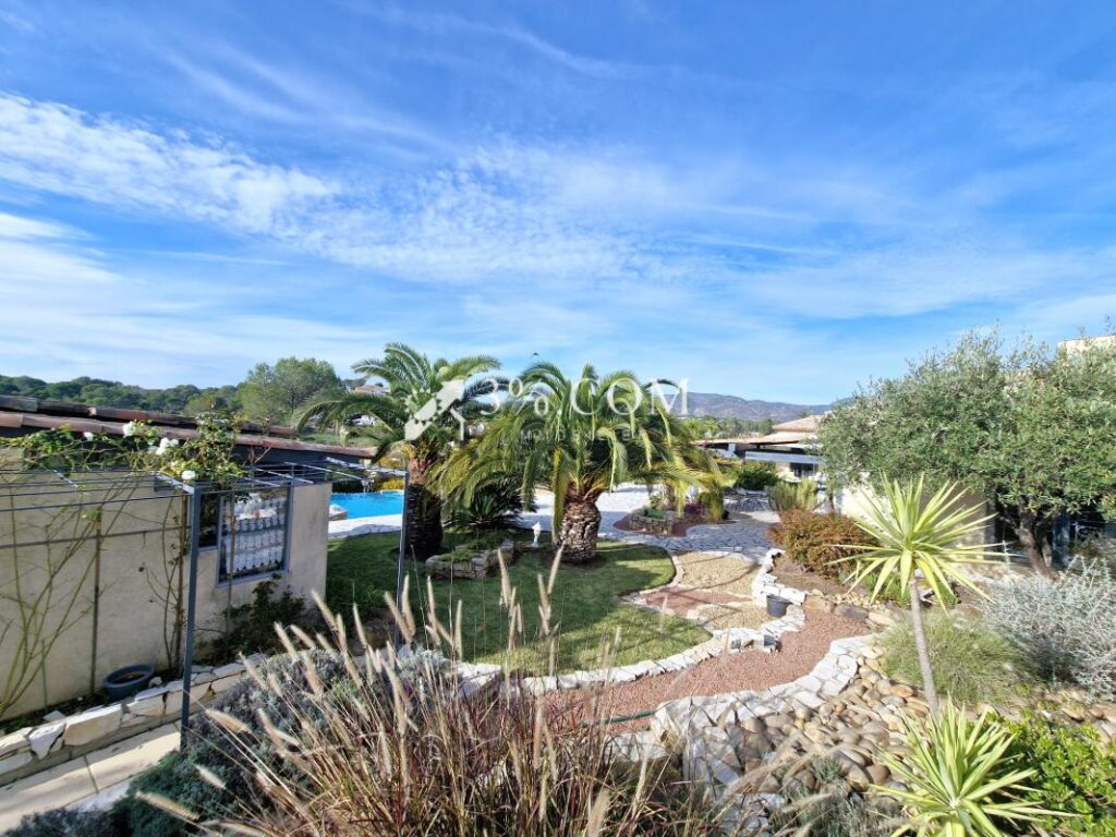 Villa de standing au coeur des Golfs de Saint-Raphaël – 6 pièces – 4 chambres – 196 m²