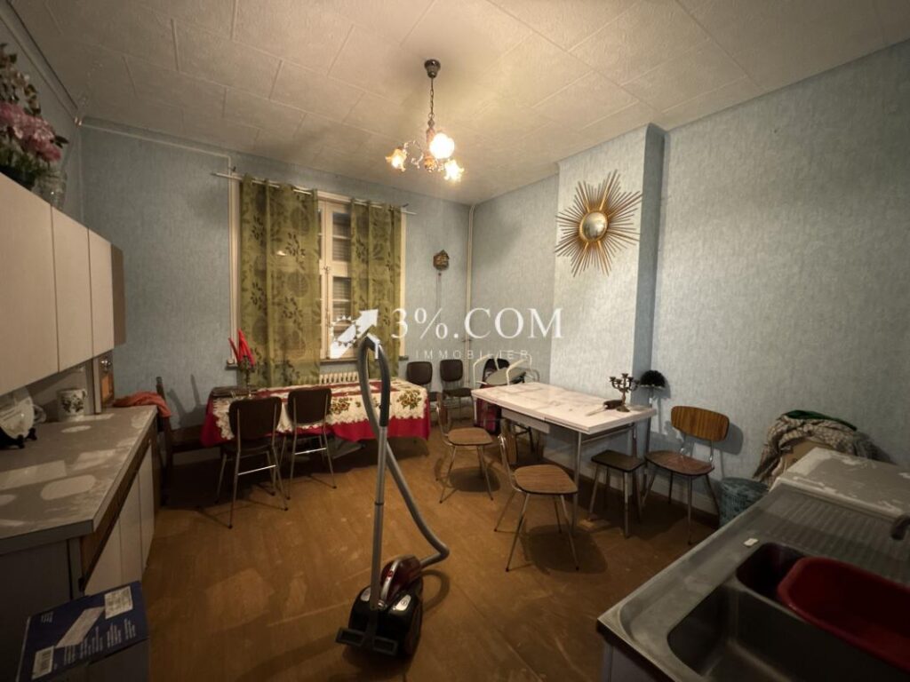 Propriété individuelle semi plain pied 227m2 à Artres – 10 pièces – 6 chambres – 227 m²