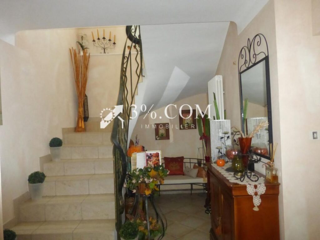 Maison de caractère 4 chambres, bureau et spacieux jardin ar – 8 pièces – 4 chambres – 183 m²