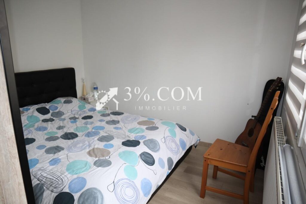 Maison 4 chambres, jardin, garages – 6 pièces – 4 chambres – 141 m²