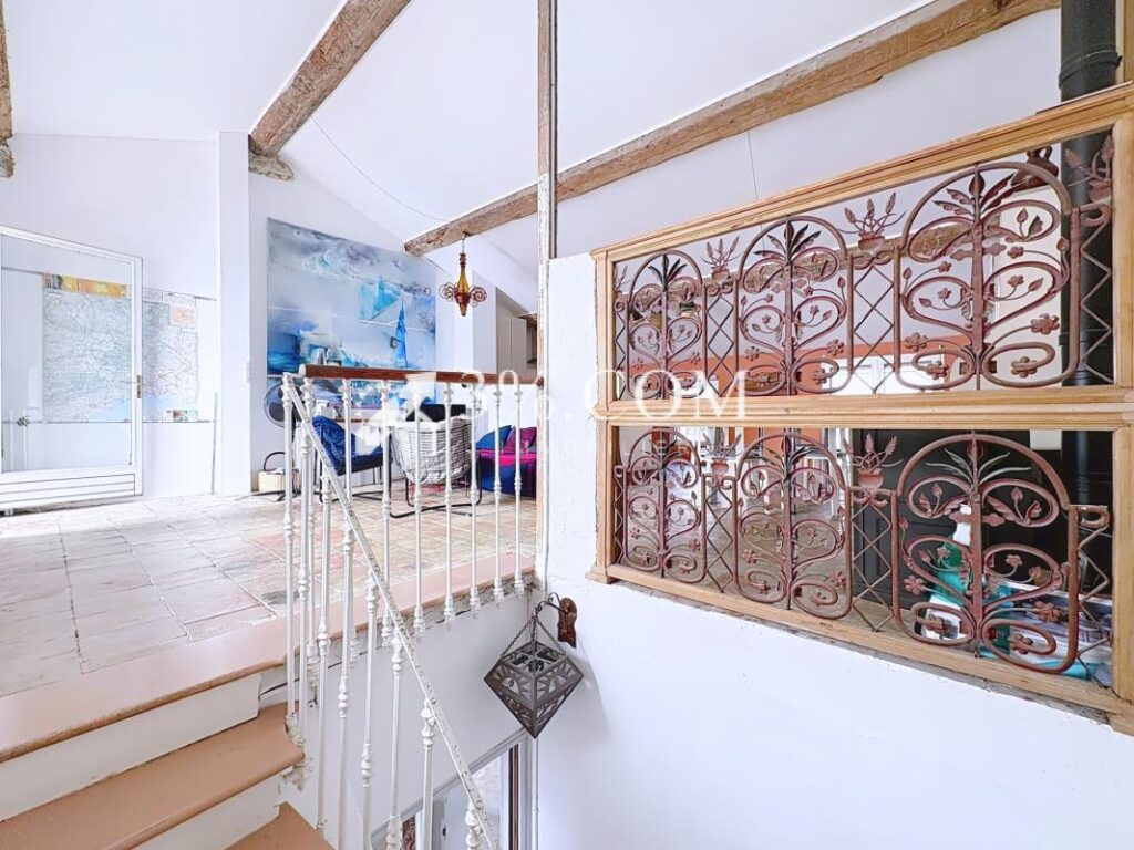 Maison atypique d’exception de 215 m2, 7 pièces, 3 chambres – 8 pièces – 3 chambres – 215 m²