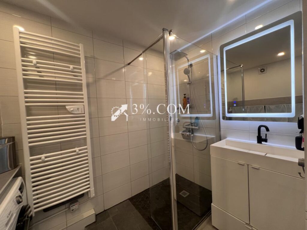 3%.COM Très bel appartement rénové au calme avec terrasse + – 2 pièces – 1 chambre – 59 m²