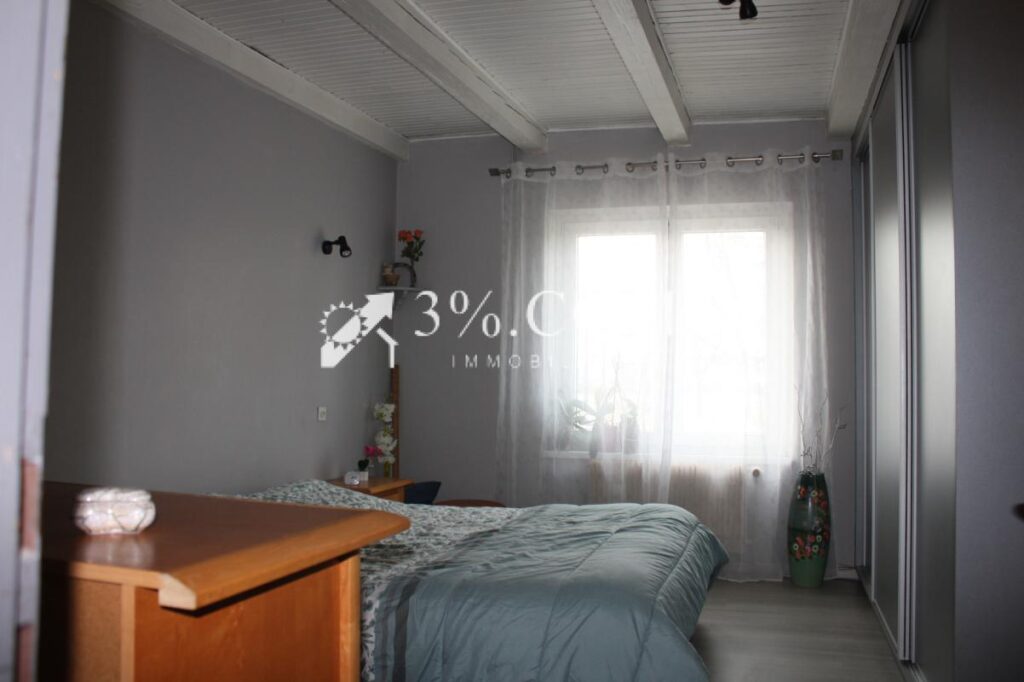 Maison de caractère 162 m2 combles aménageables 6,90 are – 5 pièces – 4 chambres – 162 m²