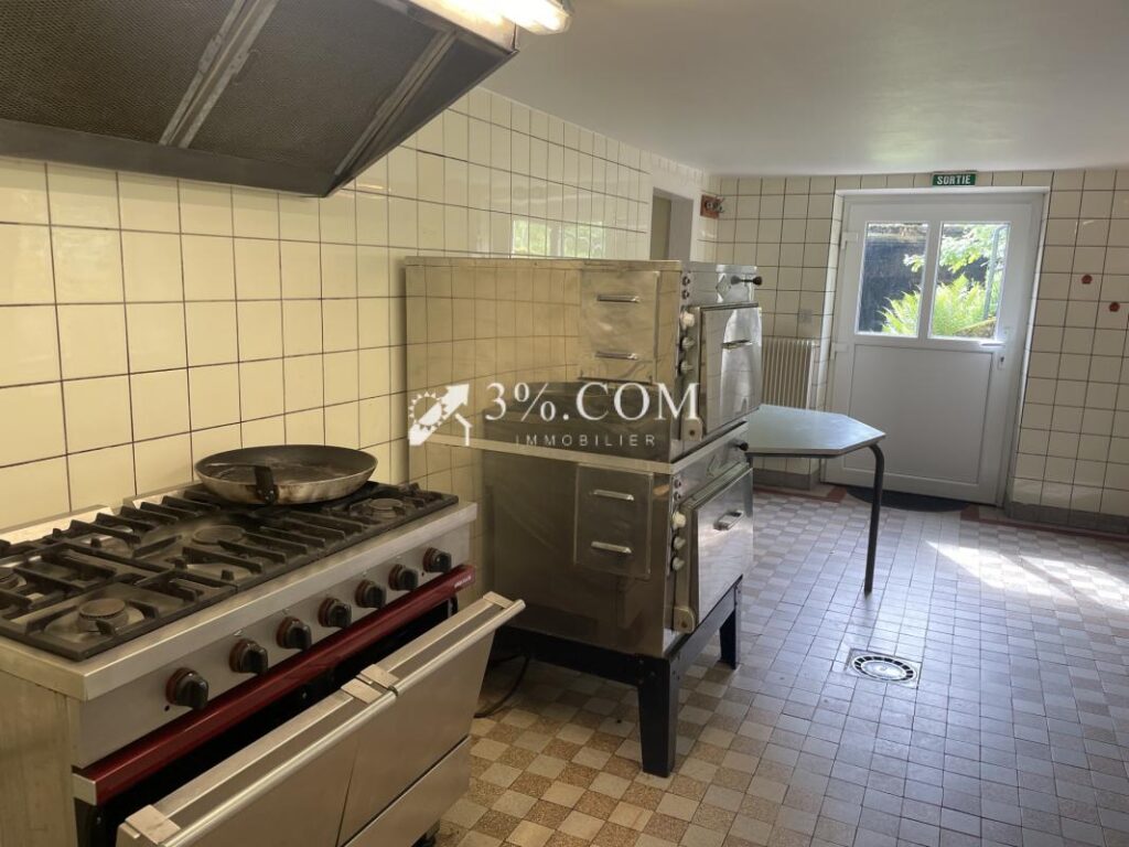 Maison gite dans un cadre naturel – 25 pièces – NR chambres – 630 m²