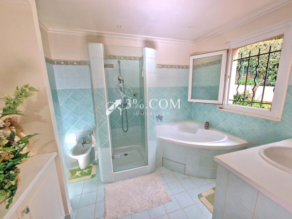 Villa spacieuse avec sous-sol total – 5 pièces – 3 chambres – 145 m²