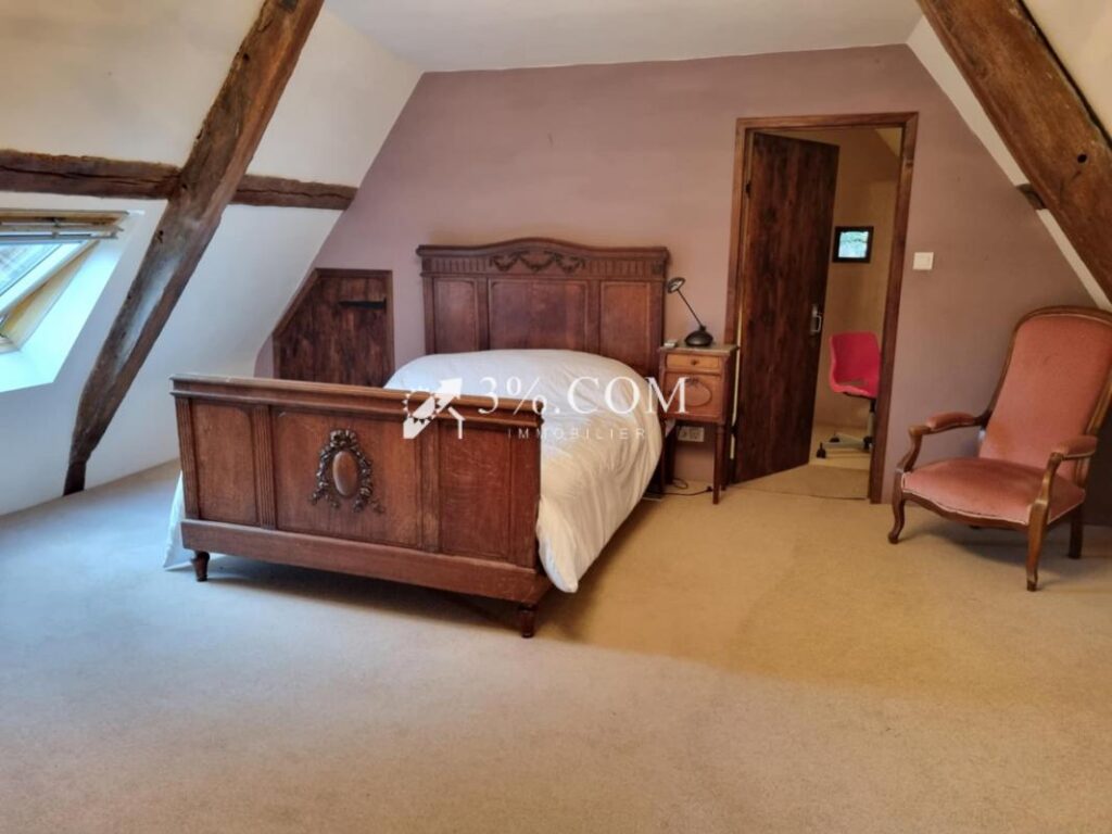 Jolie maison en pierres avec petite dépendance – 5 pièces – 3 chambres – 107 m²