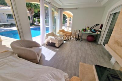 Luxueuse villa avec vue sur l&rsquo;Estérel – 15 pièces – 11 chambres – 300 m²