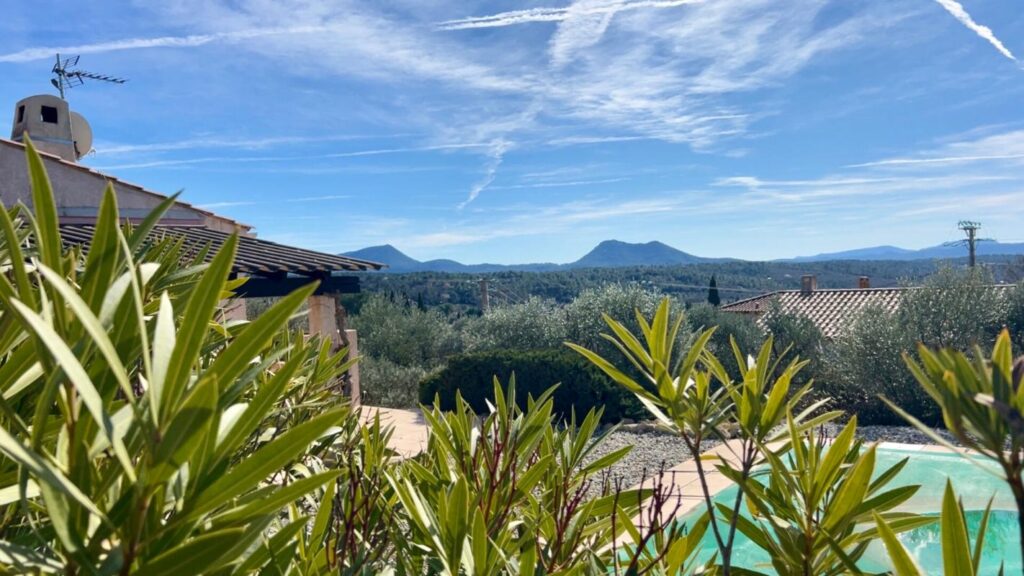 MAISON VUE ET OLIVIERS – 3 pièces – 2 chambres – 95 m²