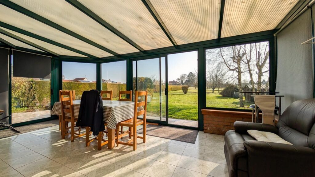 Pavillon individuel de 2000 – 3/4 Chambres – Terrain 1645 m² – 6 pièces – 4 chambres – 92 m²