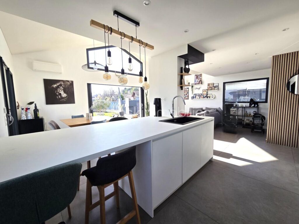 Villa Récente Criel de Moirans 495 000 € – 5 pièces – 4 chambres – 158 m²