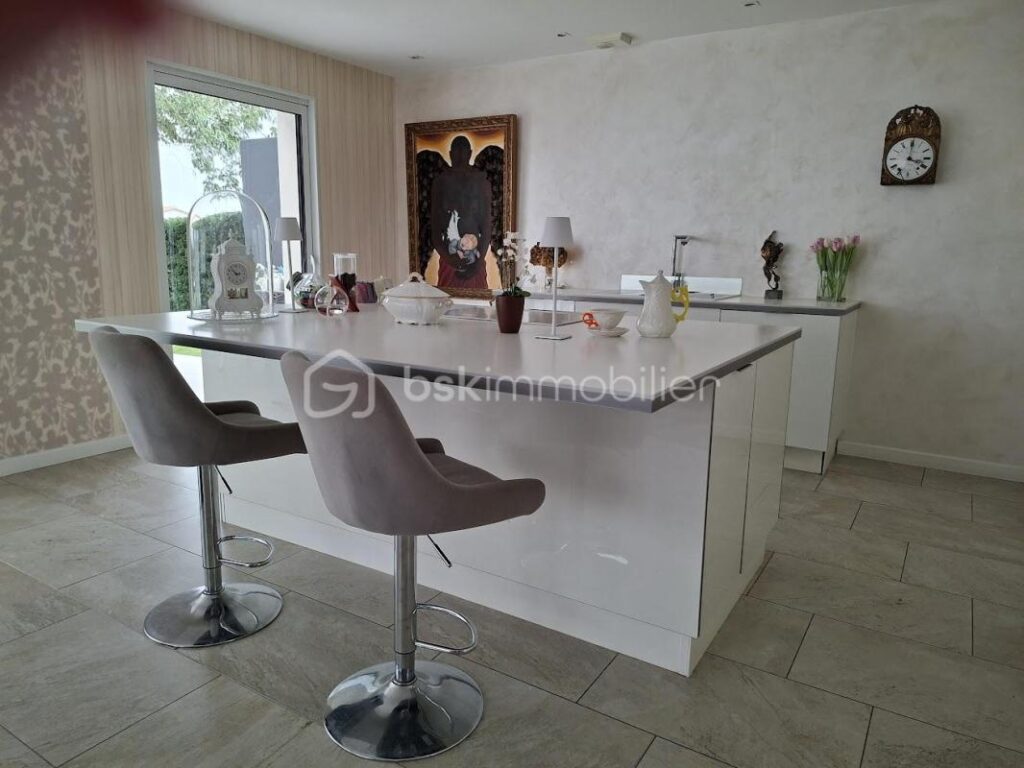 MAGNIFIQUE MAISON CONTEMPORAINE T5 – 5 pièces – 4 chambres – 153 m²