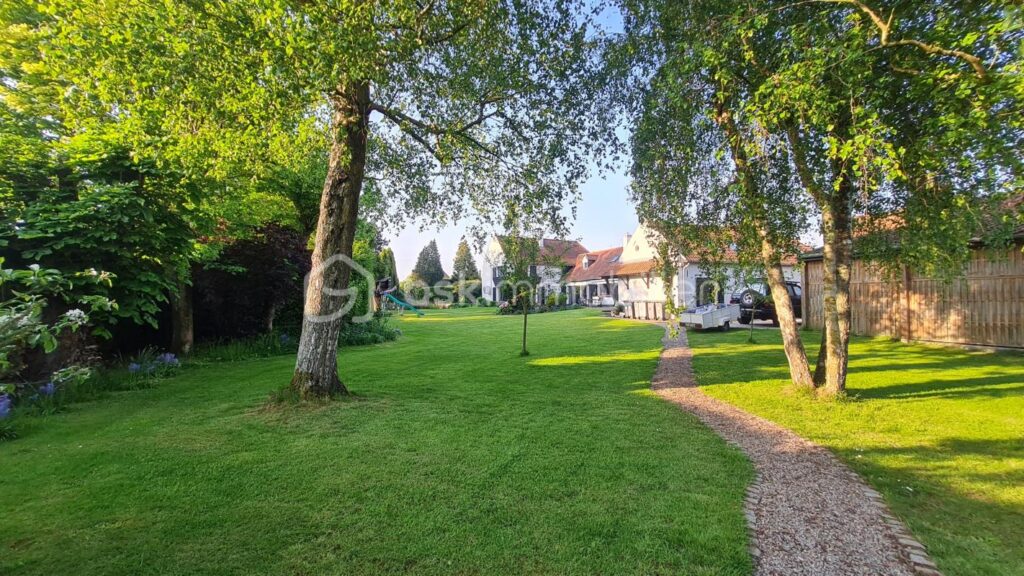 Rare sur Fretin Nouveauté ! Maison individuelle semi-plain pied de 290 m² – 6 chambres + double garage + jardin + 2 appartements – 12 pièces – 6 chambres – 290 m²