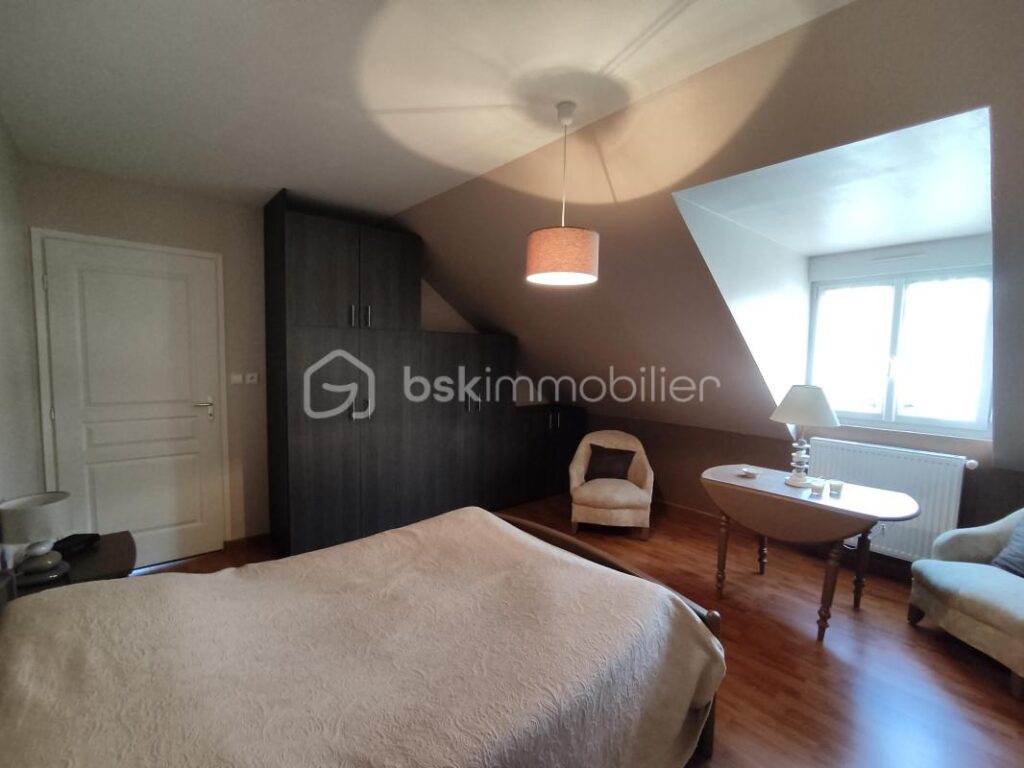 Propriété située au sein d’une résidence sécurisée – 7 pièces – 5 chambres – 155 m²