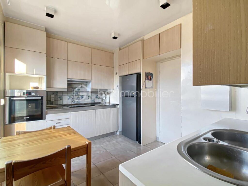 Duplex d’exception au cœur de la verdure – Terrasses, balcons, box – Ville-d’Avray – 5 pièces – 2 chambres – 155 m²