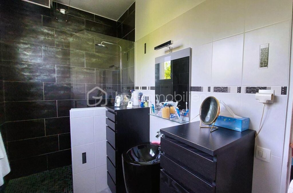 Belle maison sénonaise au charme authentique – 7 pièces – 4 chambres – 172 m²