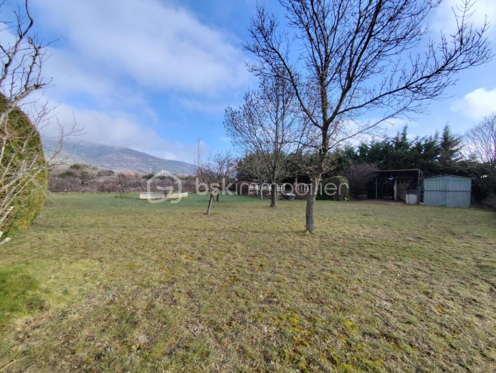 Maison en Ardèche Sud avec vue – 3 pièces – 1 chambre – 60 m²