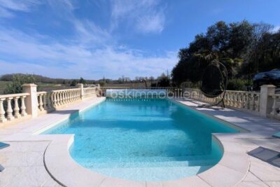 Propriété en pierre 7 pièces de 215m2 avec vue sur les vignes à VILLEGOUGE – 7 pièces – 4 chambres – 215 m²